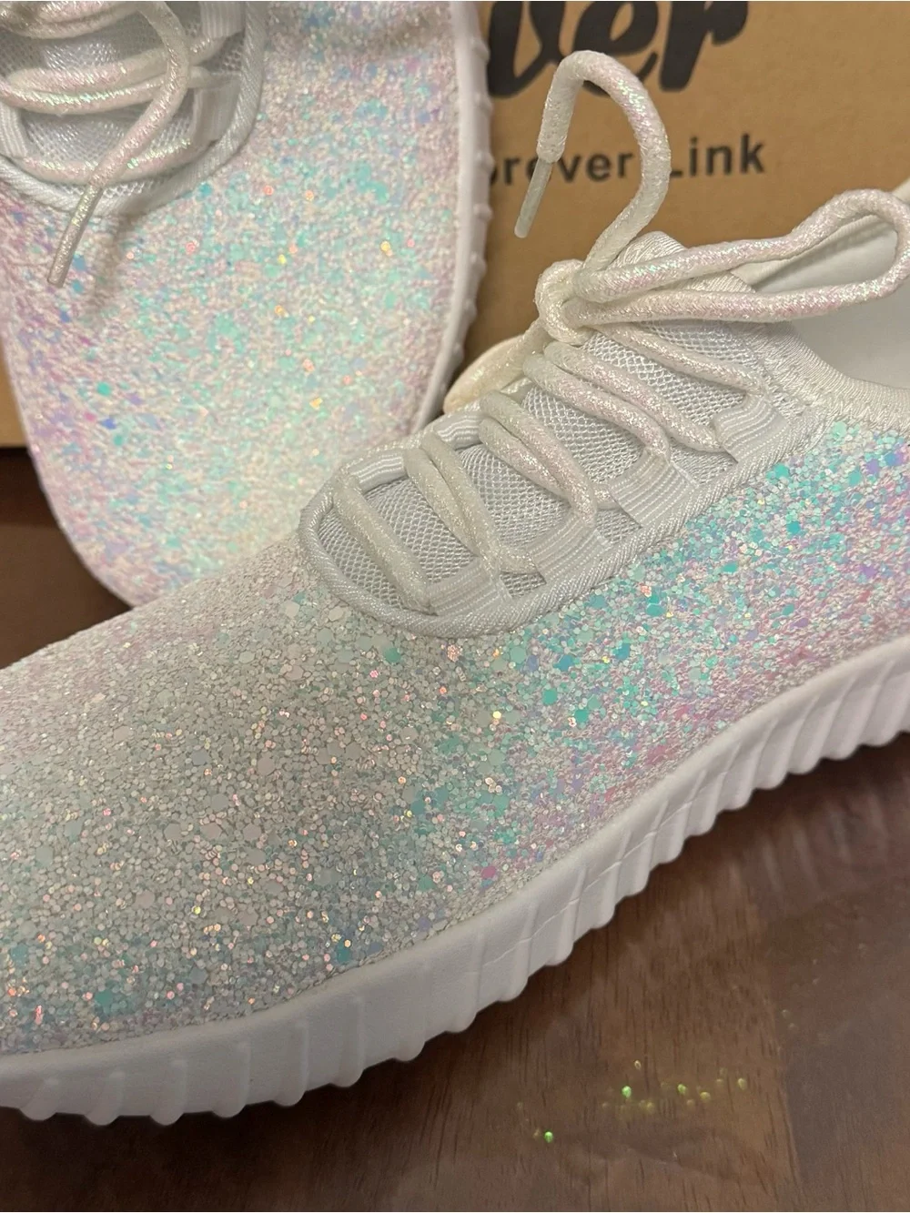 Forever Link Remy-18 White Glitter Light Weight Tennis Shoes -Size 10